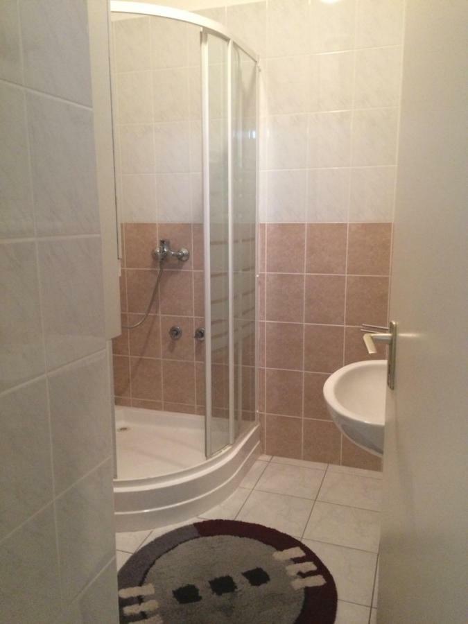 Rehab Apartment Heviz Bagian luar foto